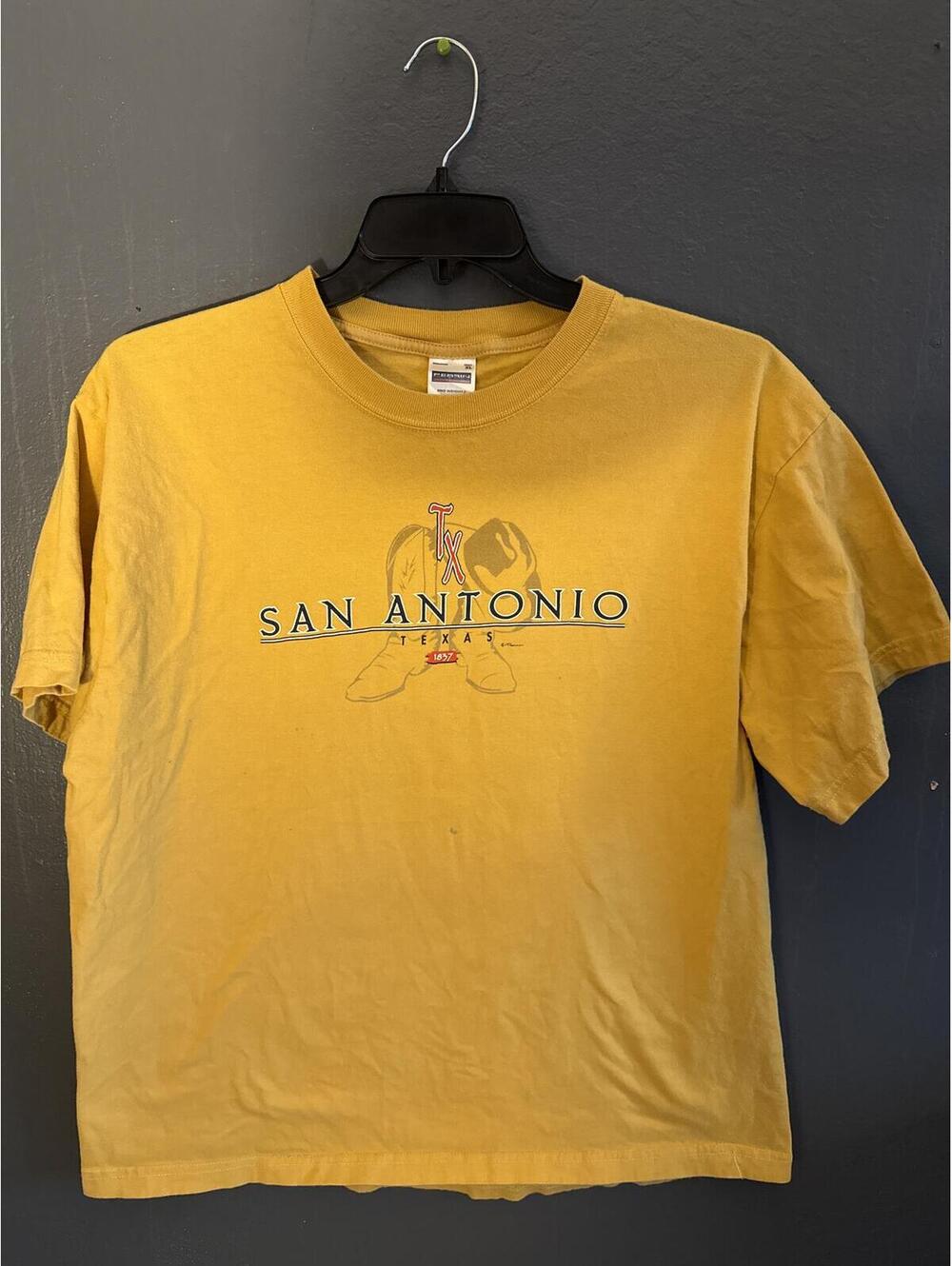 San Antonio Texas Graphic T-Shirt Gold Souvenir Tee
